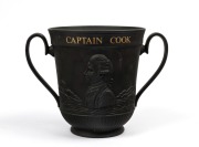 ROYAL DOULTON "Captain Cook" basalt porcelain loving cup, to commemorate the bi-centennial landing of Captain Cook in Australia (1770), limited edition 249/500, with original documentation signed by the director of Royal Doulton, ​​​​​​​21cm high, 28cm wi