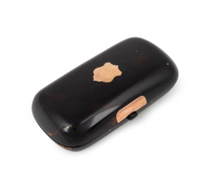 A Georgian tortoiseshell snuff box with 9ct gold mounts, 18th/19th century, 10.5cm wide.