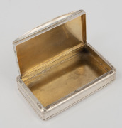 An antique French silver snuff box with engraved decoration and gilt wash interior, 19th century, 9cm wide, 77 grams. - 2