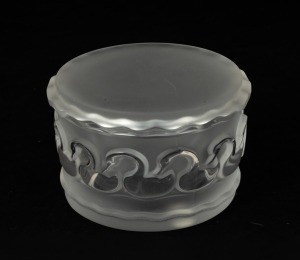 LALIQUE French frosted glass circular jewellery box with swan motif, engraved "Lalique, France", 7cm high, 10cm diameter.
