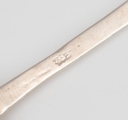 A Queen Anne Britannia silver dog nose spoon, possibly made by Benjamin Watts, early 18th century, ​​​​​​​20cm long, 37 grams. - 2