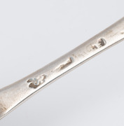 A William III Britannia silver dog nose spoon, by William Scarlett of London, circa 1697, ​​​​​​​20cm long, 59 grams. - 2