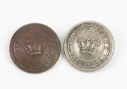PENAL DEPARTMENT and VICTORIA POLICE Queen Victoria crown tunic buttons in two sizes, (5 items). - 2