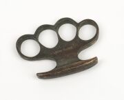 Police issue knuckle duster with registration No.741283, circa 1929, 9.5cm wide. - 3