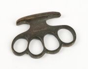 Police issue knuckle duster with registration No.741283, circa 1929, 9.5cm wide. - 4