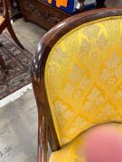 An exceptional and fine early Colonial Australian cedar salon chair, handsomely crafted in eucalypt and red gum with cross banded decoration, scrolling arms and ring turned legs, Sydney origin, circa 1835, 82cm high, 55cm across the arms - 4