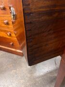 An early Colonial Australian cedar six leg sideboard in the Sheraton manner with huon pine stringing, diamond escutcheon inlays, tapered legs terminating in spade feet, New South Wales origin, circa 1820. Each drawer blade veneered in cedar on solid beefw - 20
