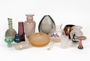 Assorted art glass vases, ornaments, etc, (13 items), ​​​​​​​the largest 15.5cm high.