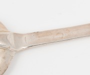 An antique English Britannia silver dog nose spoon, 17th/18th century, ​​​​​​​20cm long, 47 grams. - 2