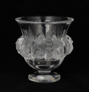 LALIQUE French crystal vase decorated with a band of swallows, engraved "Lalique, France", 12cm high.