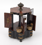 An antique French Napoleonic carousel sewing box thread dispenser in amboyna with ebony finish and gilt metal mounts, early 20th century, 24cm high. - 3