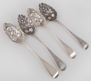 Two pairs of Georgian sterling silver berry spoons, (4 items), 21.5cm long, 225 grams total.