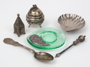 A sterling silver shell shaped dish, a Continental silver spoon, a Continental silver lidded box with rose decoration, a silver plated torah pointer (yad), a silver plated filigree spice box and a green Murano glass dish with silver mount, 19th and 20th century, (6 items), 184 grams total silver weight.