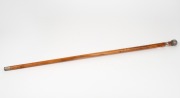 An antique Austrian novelty clock walking stick with silver cap and collar, housing a Viennese movement, stamped "L. Holuska, Wien", 19th century, ​​​​​​​87cm high. - 4