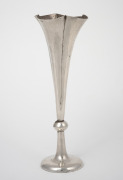 HUNG CHUNG & Co. antique Chinese export silver trumpet vase with weighted base, silver marks to base, ​​​​​​​16.5cm high.