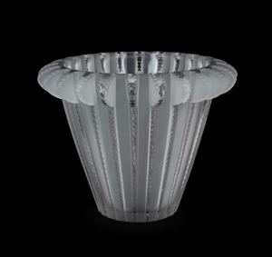 LALIQUE French frosted glass vase in the Art Deco style, acid etched "LALIQUE, FRANCE", ​​​​​​​15.5cm high, 20cm wide.