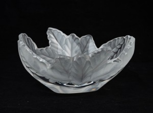 LALIQUE French frosted glass bowl with leaf decoration, engraved "Lalique France", 9cm high, 19.5cm wide.