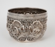 An antique Burmese silver bowl with repousse animal decoration, 19th/20th century, ​​​​​​​10cm high, 13cm wide, 332 grams. - 3