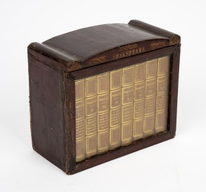 SHAKESPEARE antique set of eight compact volumes attractively displayed in original leather case, 19th century, the case 14.5cm high.
