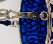 Two antique English sterling silver baskets with original blue glass liners (damaged), 19th century, 12cm and 16cm high, 278 grams (not including glass liners). - 3