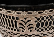 Two antique English sterling silver baskets with original blue glass liners (damaged), 19th century, 12cm and 16cm high, 278 grams (not including glass liners). - 4