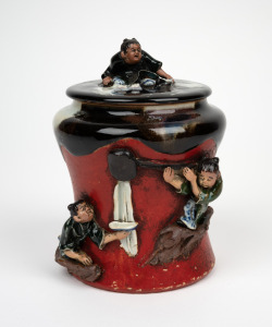 SUMIDA GAWA Japanese pottery lidded jar with figural decoration, 20th century, 15cm high