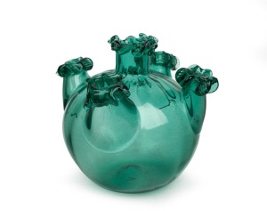 VITTORIO ZECCHIN (1878-1947) green Murano glass vase with applied decoration, for S.M. VENINI CAPPELLIN & Co., circa 1926, 14.5cm high.