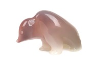 ARCHIMEDE SEGUSO (1909-1999) "Alabastro Bear" mauve and white Murano glass bear sculpture, for VETRERIA ARTISTICO ARCHIMEDE SEGUSO, circa 1960, 17cm high, 22cm long. - 2