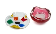 ARCHIMEDE SEGUSO (1909-1999) "Merletto" Murano glass bowl, for VETRERIA ARTISTICA ARCHIMEDE SEGUSO; together with a DINO MARTENS Murano glass patchwork bowl, for VETRERIA AURELIANO TOSO, (2 items), 15cm and 16cm wide.