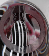 VICKE LINDSTRAND (1904-1983) Swedish glass "Zebra" vase, for Kosta, acid etch mark "LINDSTRAND, KOSTA", 13cm high. - 3