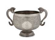 An antique Chinese export silver bowl the engraved decoration and dragon handles, 19th/20th century, 14cm high, 19.5cm wide, 393 grams.