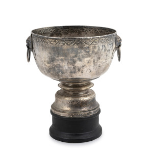 An antique Chinese export silver plate two handled bowl with lion mask decoration and foliate border, 19th/20th century, double seal mark to base, 18cm high, 22cm wide.
