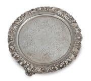 George IV antique English sterling silver salver with engraved decoration and armorial crest, by Joseph Cradock and William K. Reid of London, 1821, 15cm diameter, 270 grams.