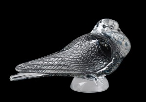 LALIQUE French glass dove ornament, engraved "R. Lalique, France", 14cm high, 26cm long.