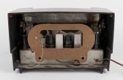 RCA VICTOR "Catalin" mottled ox blood red bakelite case mantle radio, circa 1940s, 23cm high. - 2