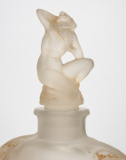 LALIQUE "Meplat Sirenes avec Bouchon Figurine" French frosted glass vase with figural stopper and original sepia finish, circa 1920, 35.5cm high. - 3