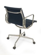 EAMES "Group Management" chair, made under licence by Herman Miller, 91cm high, 57cm across the arms. - 3
