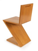 GERRIT THOMAS RIETVELD "Zig Zag" chair, made under license by CASSINA, 20th century, 74.5cm high. - 3