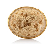 A beautiful quality antique Chinese carved ivory brooch mounted in 22ct gold, early 20th century, seal mark to reverse, ​​​​​​​4.5cm wide.