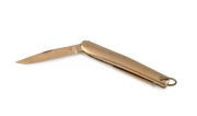 A vintage 9ct gold pocketknife with twin blades also in 9ct gold, early 20th century, note: one of the blades tip reduced, 9cm long when closed, 43.5 grams total.