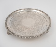 A Georgian style sterling silver salver, made in London, 20th century, 20cm diameter, 396 grams.