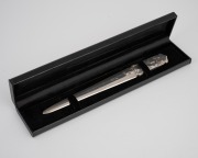 A vintage solid sterling silver armorial paper knife by Walker & Hall of Sheffield, circa 1903, ​​​​​​​19.5cm long, 60 grams. - 3