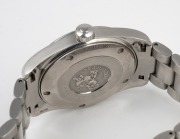 OMEGA "Seamaster" quartz Aqua Terra gent's wristwatch in stainless steel case and bracelet with baton numerals and date window; together with an Omega branded stand. - 2