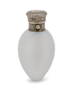An antique English white opaline glass scent bottle with gilt sterling silver top engraved coronet and original inner stopper, made in London, circa 1885, 9cm high.
