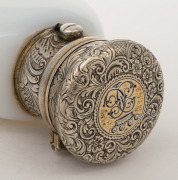 An antique English white opaline glass scent bottle with gilt sterling silver top engraved coronet and original inner stopper, made in London, circa 1885, ​​​​​​​9cm high. - 4