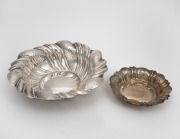 Two Continental 800 silver bowls, early 20th century, the larger 24cm wide, 354 grams total.