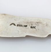 A Japanese 950 silver figural tea caddy spoon beautifully modelled as a Geisha holding a parasol, early 20th century, ​​​​​​​13cm long, 22 grams. - 2