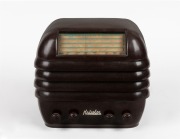 KRIESLER "Beehive" vintage brown bakelite mantle radio, 22cm high.