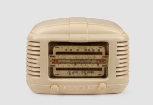 ASTOR MICKEY vintage mantle radio in ivory bakelite case, 18cm high.