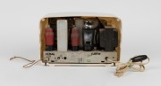 AIRZONE vintage mantle radio in white bakelite case, ​​​​​​​17cm high. - 2